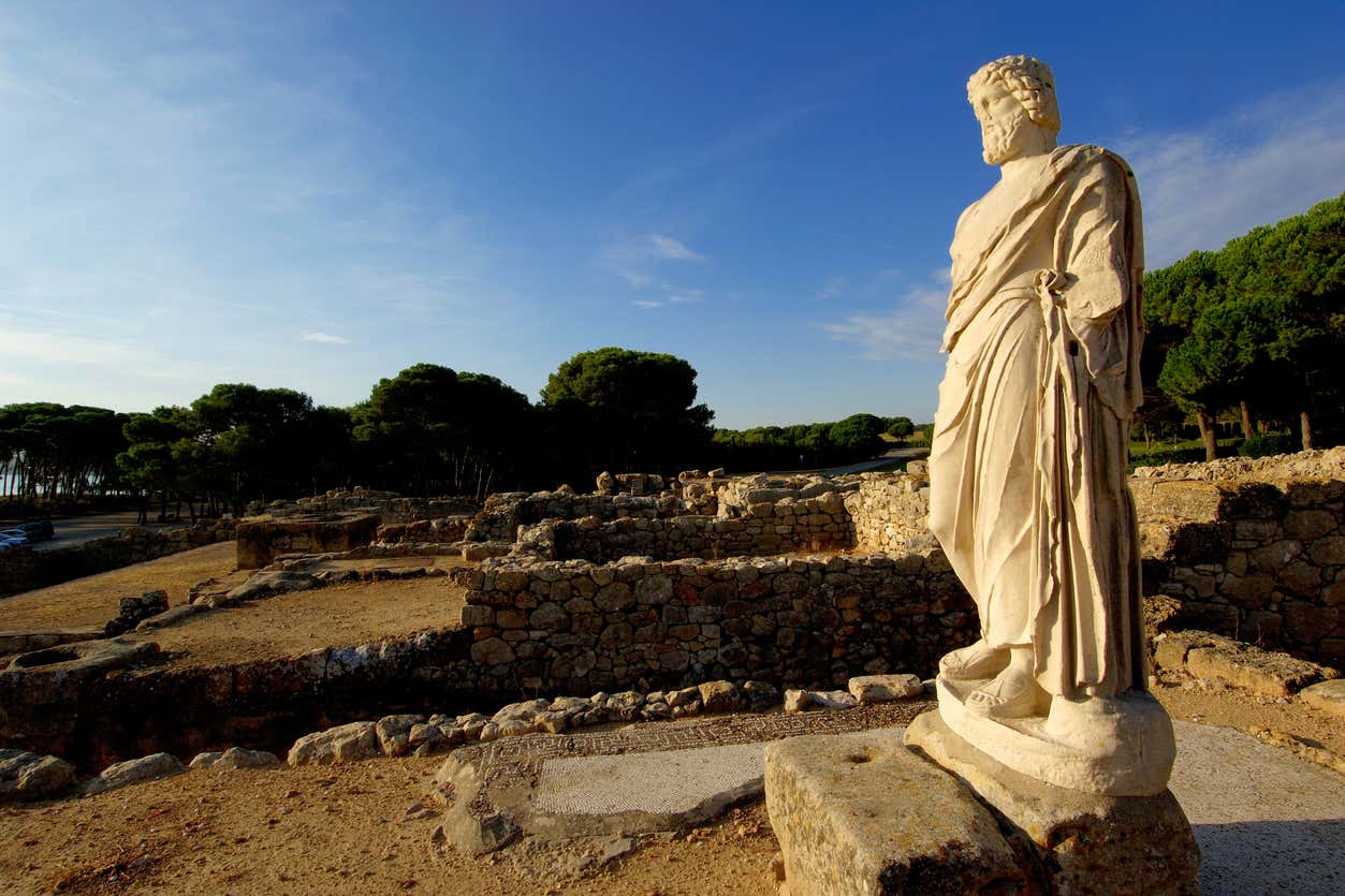 Figura romana en el yacimiento de Ampurias