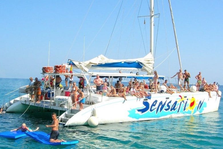 A bordo do catamarã Sensation