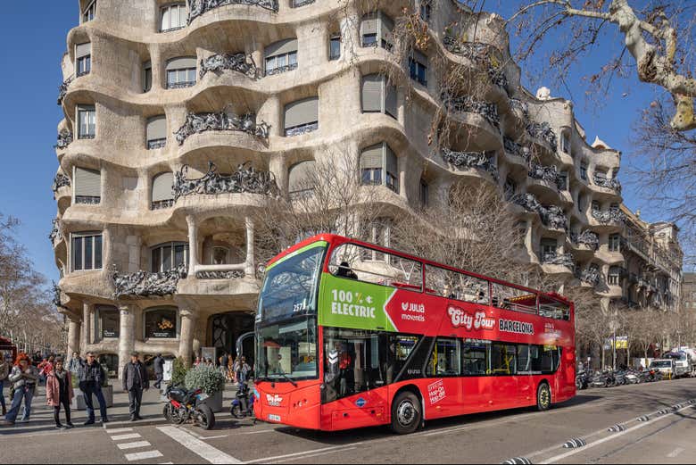 Veréis los preciosos edificios de Barcelona cómodamente