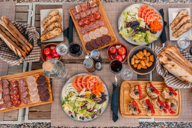 Taste typical Catalan food