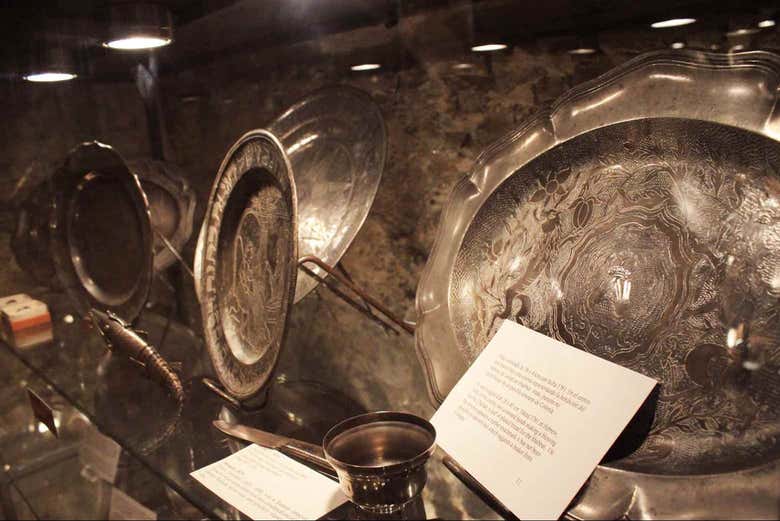 Exposición de diferentes objetos de la sinagoga