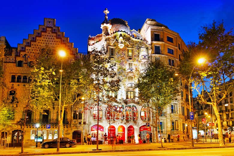 We'll pass by the Casa Batlló
