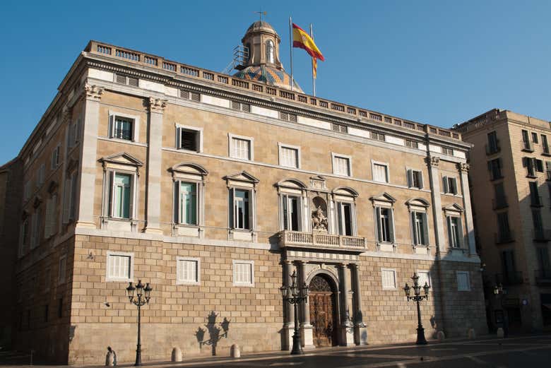 Fachada del Palau de la Generalitat coronada por su cúpula