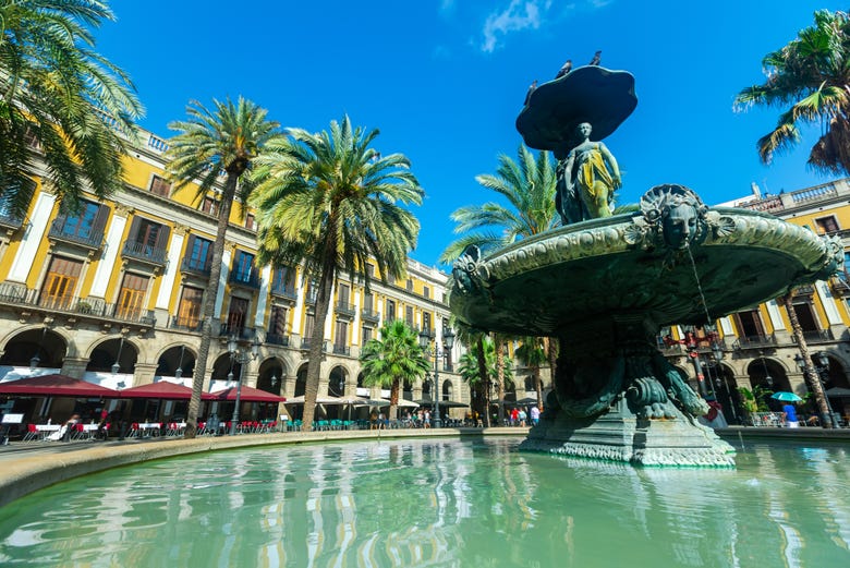 The central fountain of the Plaza Real in Barcelona