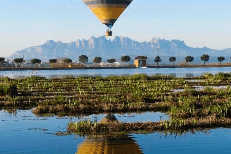 Hot air balloon over the fields of Montserrat