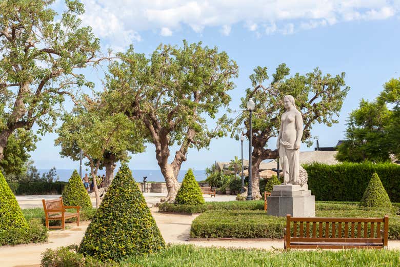 Atravesando los jardines de Miramar