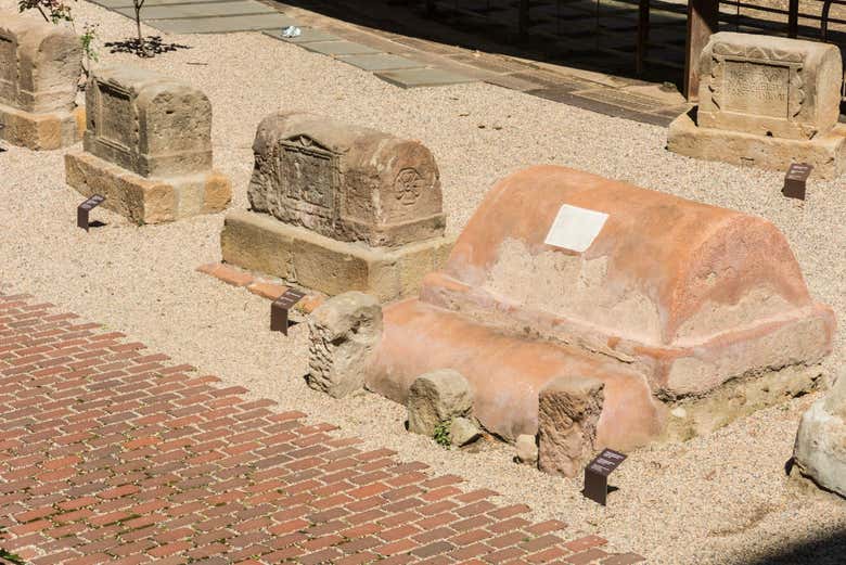 Necrópolis romana de la Plaza Villa de Madrid, en Barcelona