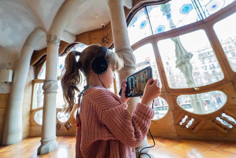 Niña en el interior de Casa Batlló