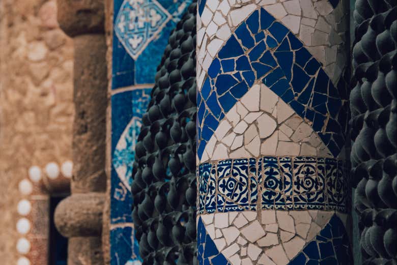 Detalles de las columnas en el Parque Güell