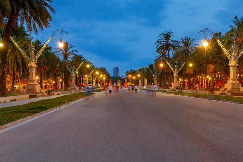 Barrio barcelonés de Sant Pere al anochecer