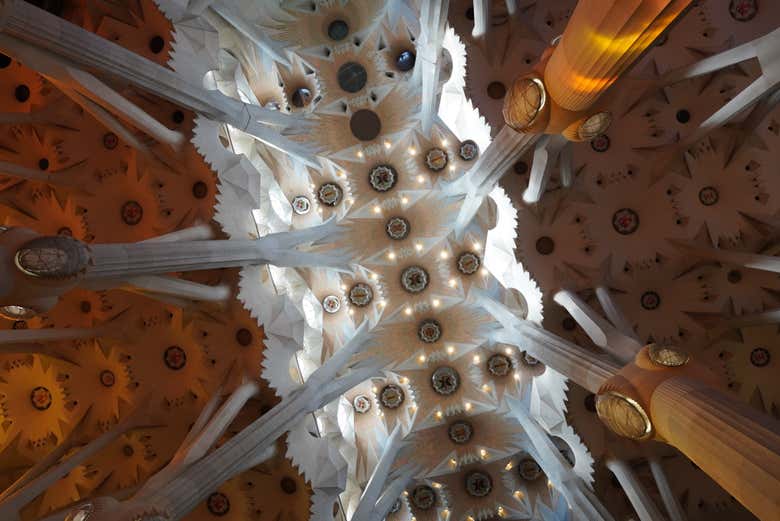 Detalhes do interior da Sagrada Família