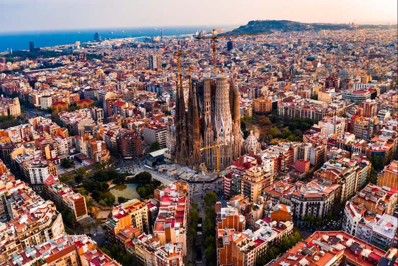 La Sagrada Familia in tutto il suo splendore