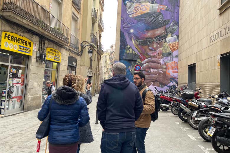 Osservando la street art del Raval