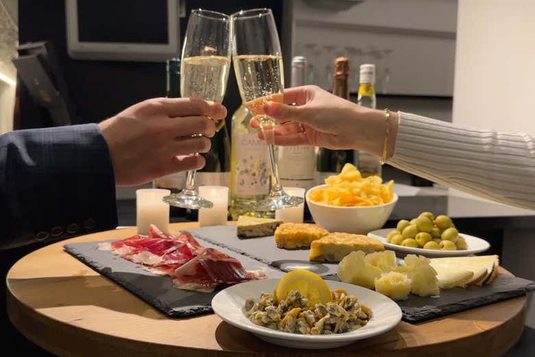 Degustando unas deliciosas tapas