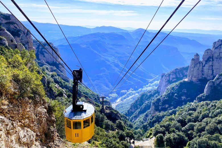 Subiendo en teleférico a Montserrat