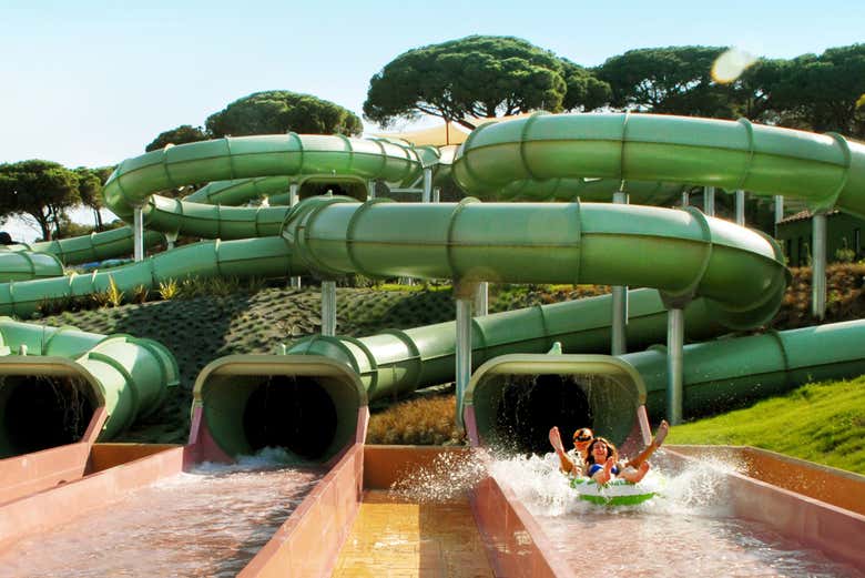 Toboganes en Marineland Catalunya