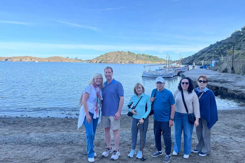 Disfruteando de las vistas de Portlligat, donde vivió Dalí.