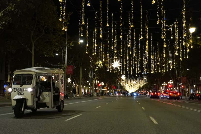 ¿Hay mejor manera de ver la Navidad que en tuk tuk?