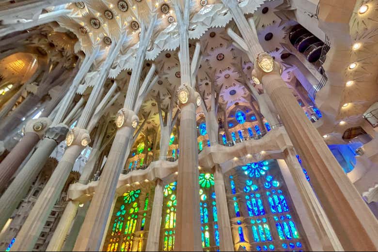 Las vidrieras de la Sagrada Familia son una obra maestra