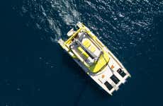 Passeio de catamarã solar por Barcelona