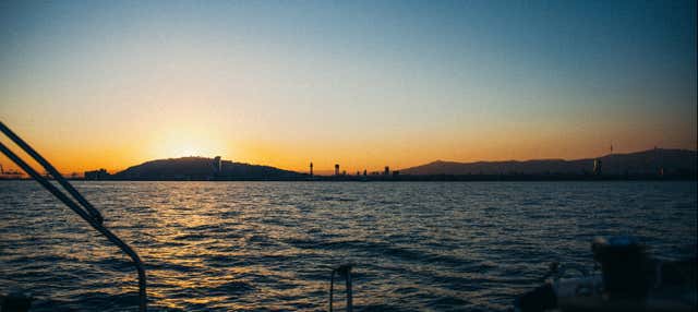 Balade en voilier au coucher de soleil