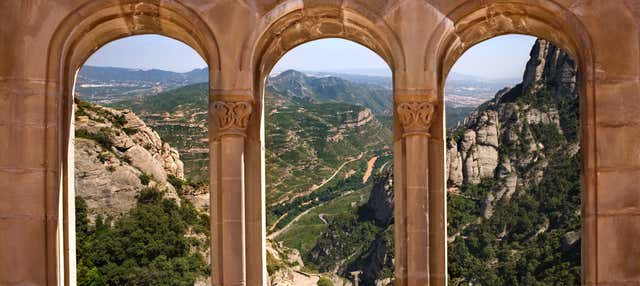 Trekking por Montserrat y visita al monasterio