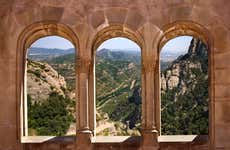 Trekking por Montserrat y visita al monasterio