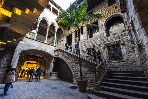 guided tour picasso museum barcelona