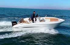 Alquiler de barco sin licencia en Benalmádena
