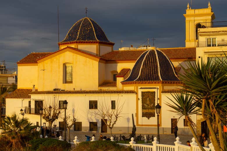 Atardecer en la iglesia de San Jaime y Santa Ana