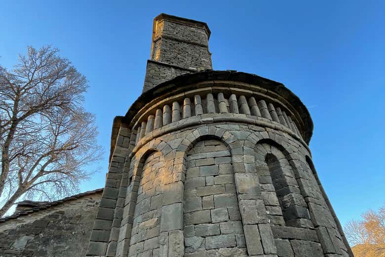 Uno de los edificios de los pueblos fantasma del valle de Tena