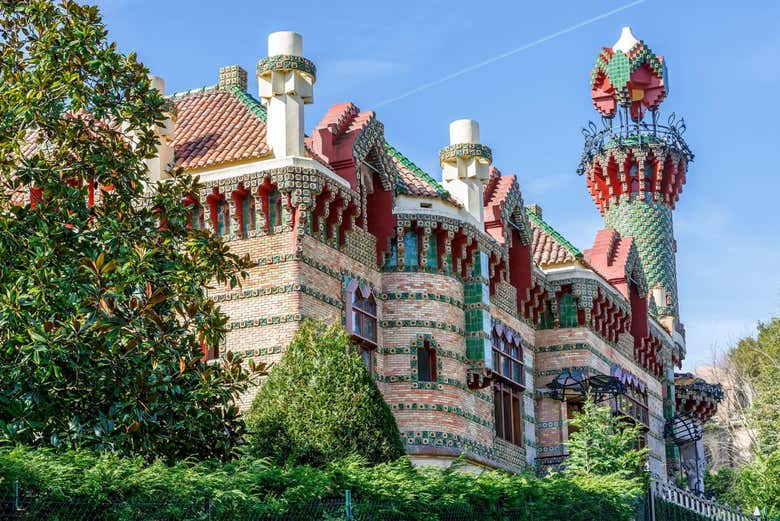 El Capricho de Gaudí se encuentra en la localidad de Comillas
