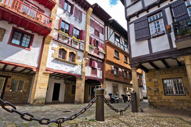 Explore the historic centre of Hondarribia