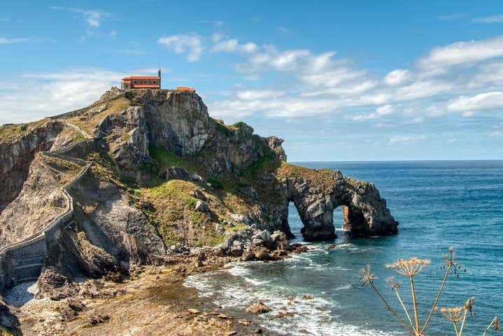 Llegando a San Juan de Gaztelugatxe
