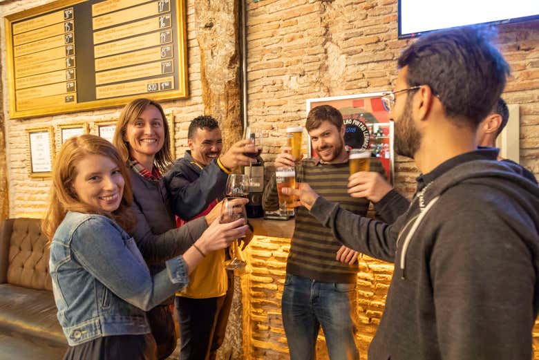 Brindando durante el tour
