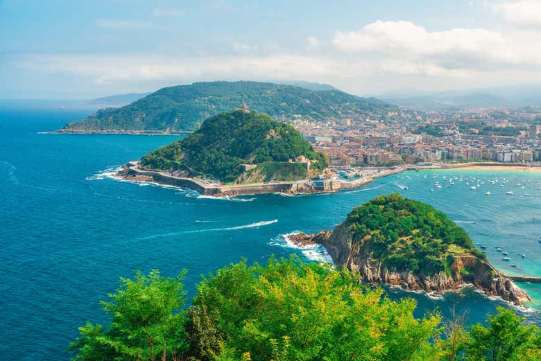 Isla de Santa Clara, en la bahía de La Concha de San Sebastián