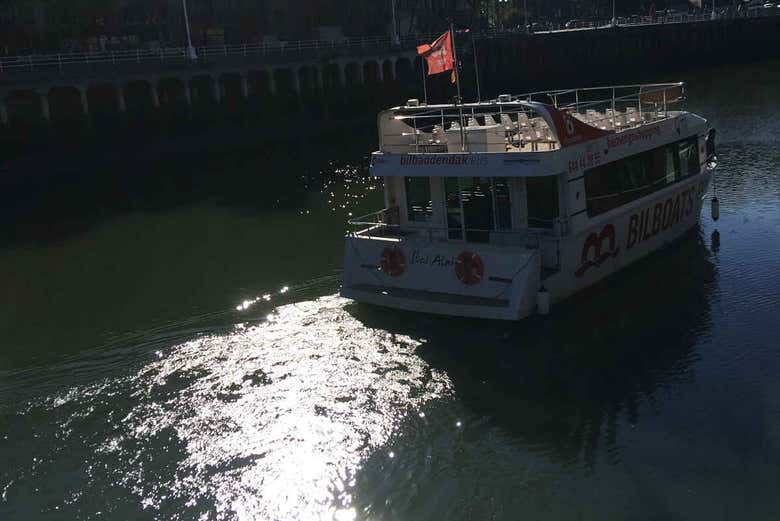 Navegando por la ría de Bilbao hasta Portugalete