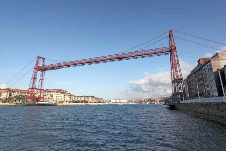 Llegando al puente Vizcaya entre Portugalete y Guecho
