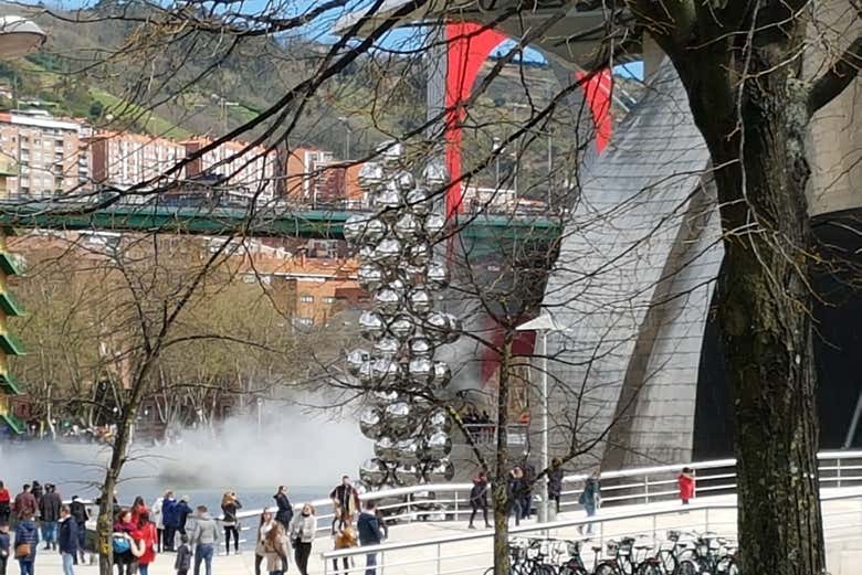 Passeio exterior do museu