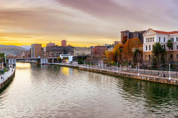 Passeio de barco por Bilbao e Portugalete