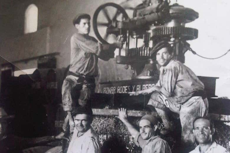 Foto antigua de las Bodegas Andrade