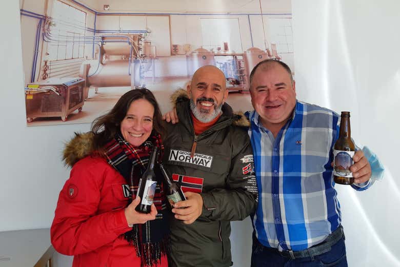 Posando com as cervejas de Valles del Lúpulo