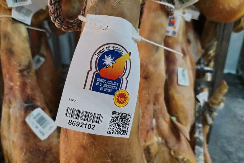 Una etiqueta de un jamón