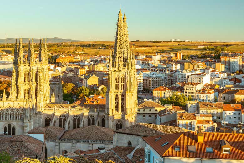 Contemplad la panorámica de la ciudad desde el mirador