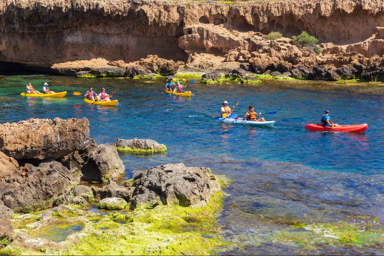 Los kayaks por las aguas de Cabo de Palos