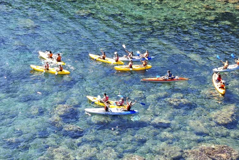 Navegaremos por calas de aguas cristalinas