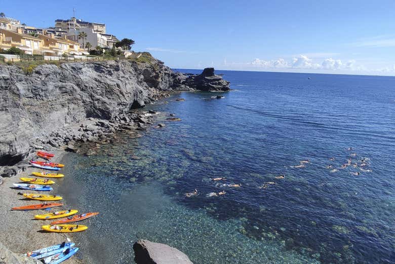 Haciendo snorkel en las aguas cristalinas de Cabo de Palos
