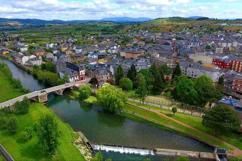 Vue panoramique sur le Puente Mayor et la rivière Cúa