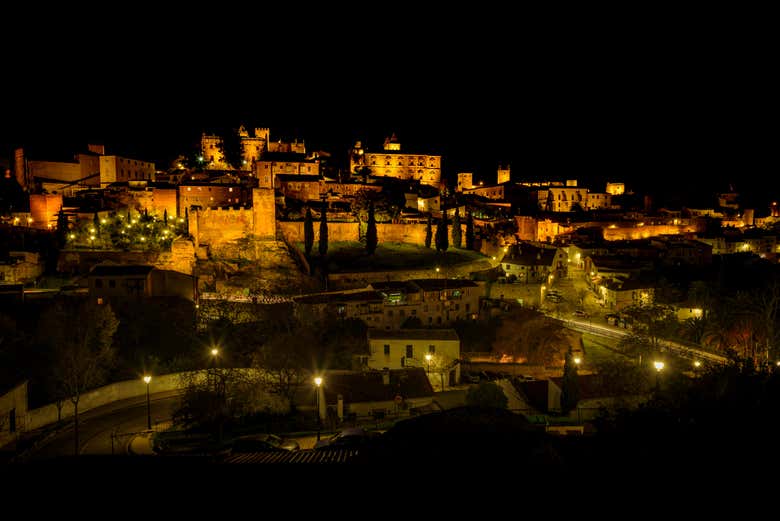 Panorámica nocturna de Cáceres