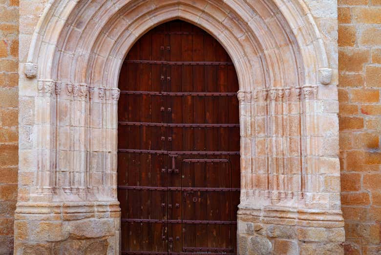 Portón de la Concatedral de Cáceres
